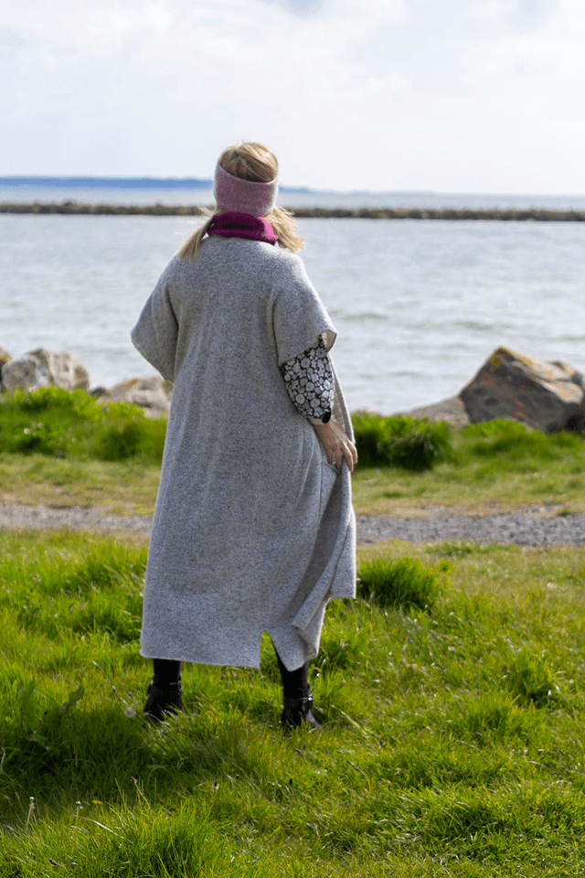 Sleeveless cardigan